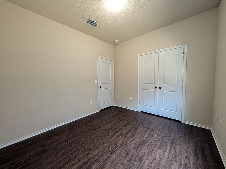 660 Creekside Cir — Photo 22