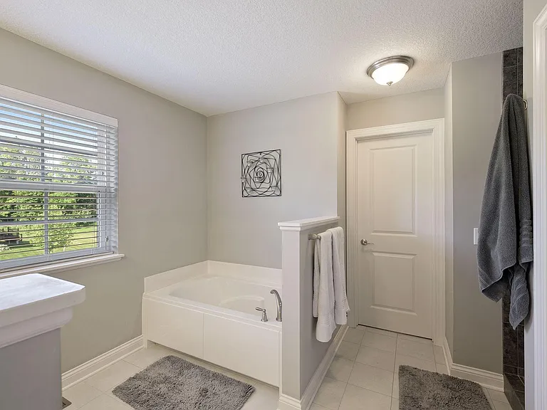5596 Orchard Cv — Photo 23