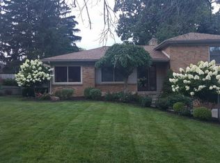 17 Baltimore Dr NE, Grand Rapids, MI 49503