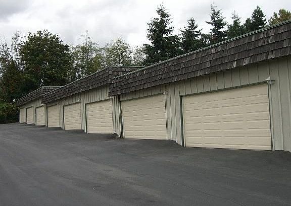 Detached 2 car garage