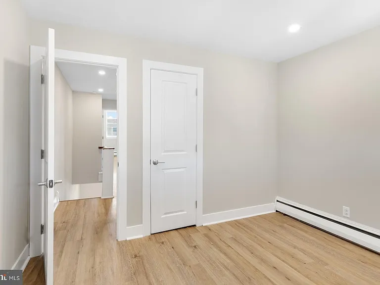 2946 S 15th St — Photo 23