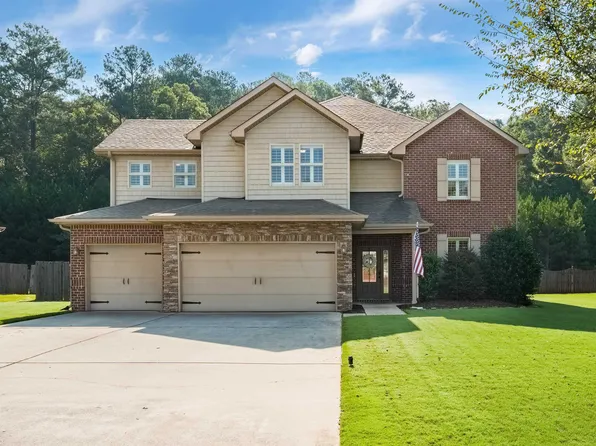 3289 Cahaba Manor Dr, Trussville, AL 35173