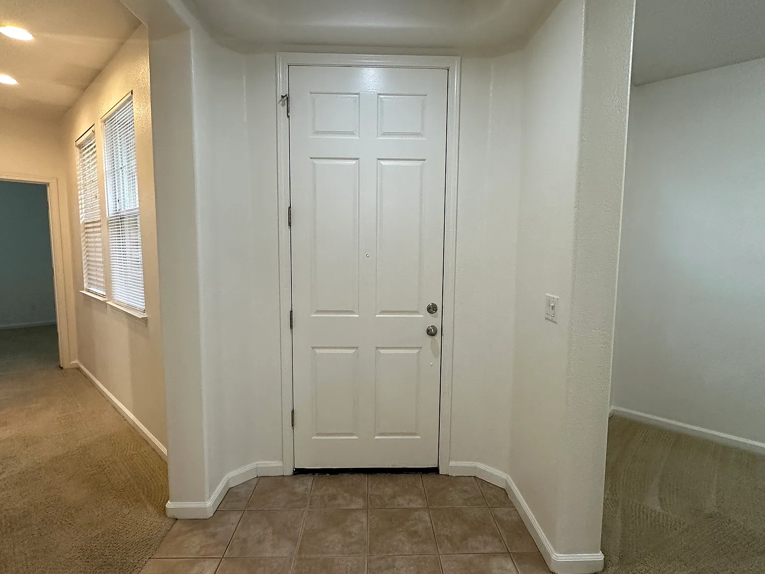 4 bed, 2.5 bath, 2218 sqft, $2,400 — Photo 2