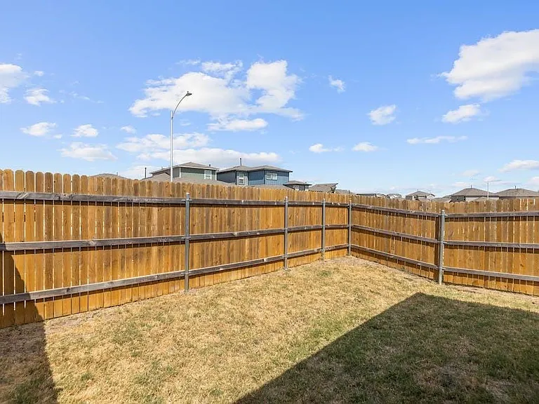 14013 Heywood Dr — Photo 30