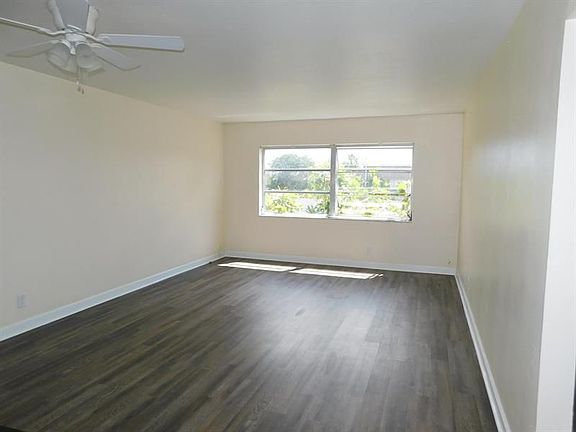 3rd image of 761 Hummingbird Way APT 204
