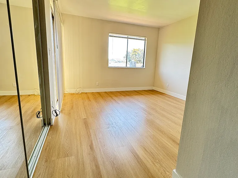905 Virgo Ln — Photo 6