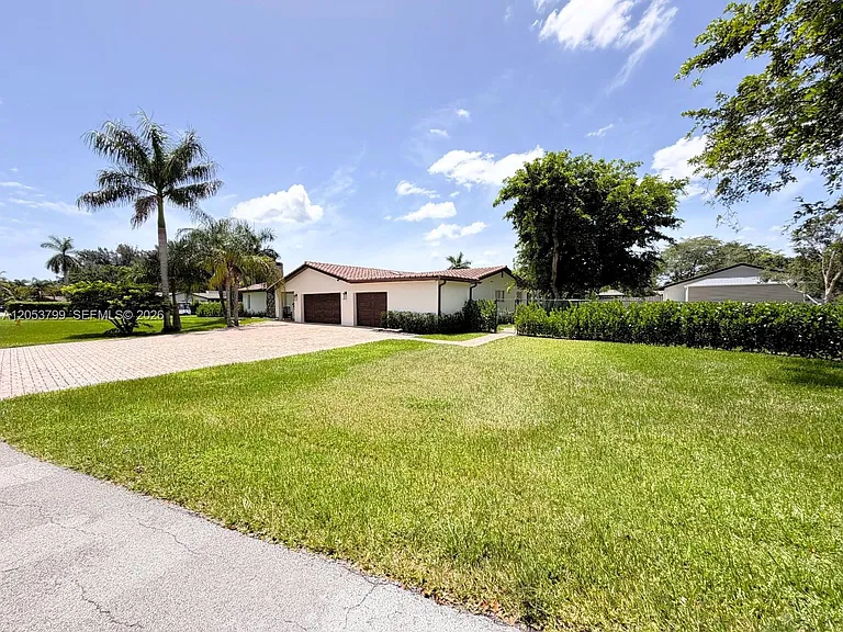 10950 SW 40th Ct — Photo 7