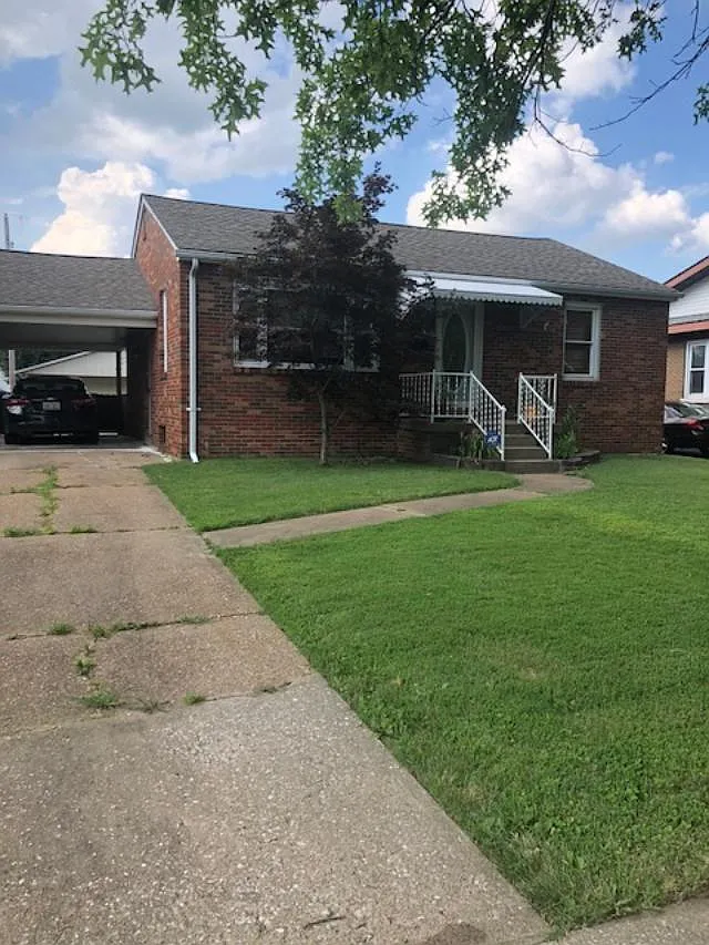 2311 Waterman Ave photo 1