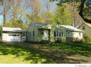 200 Woodcroft Dr, Rochester, NY 14616