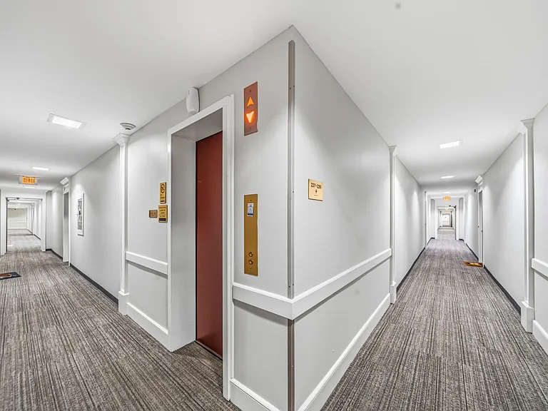 359 N Post Oak Ln #219 — Photo 26