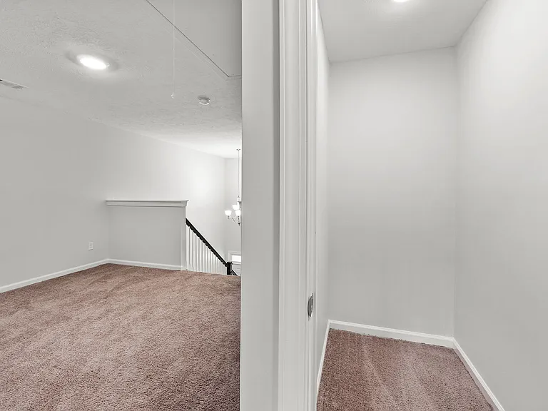 597 Vinings Dr — Photo 23