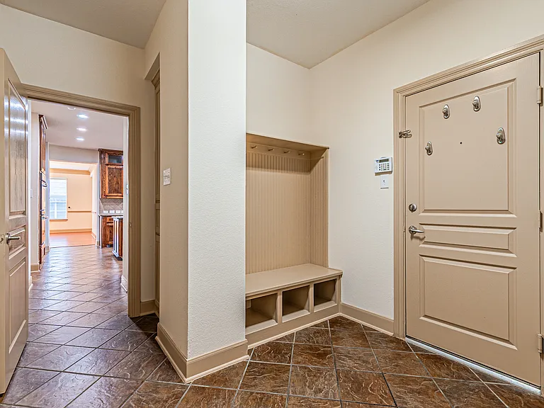 15097 Blakehill Dr — Photo 38