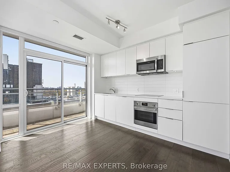 223 Saint Clair Ave W #1007 — Photo 16