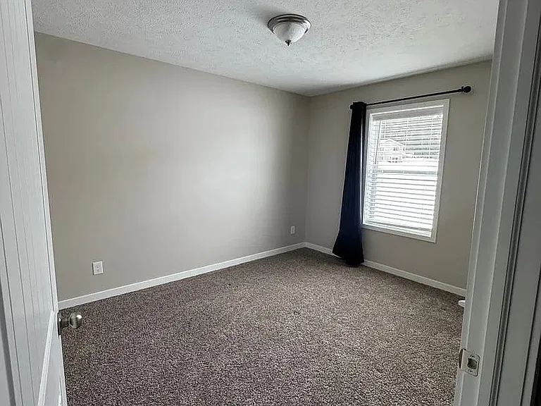 5085 Liberty Dr — Photo 22