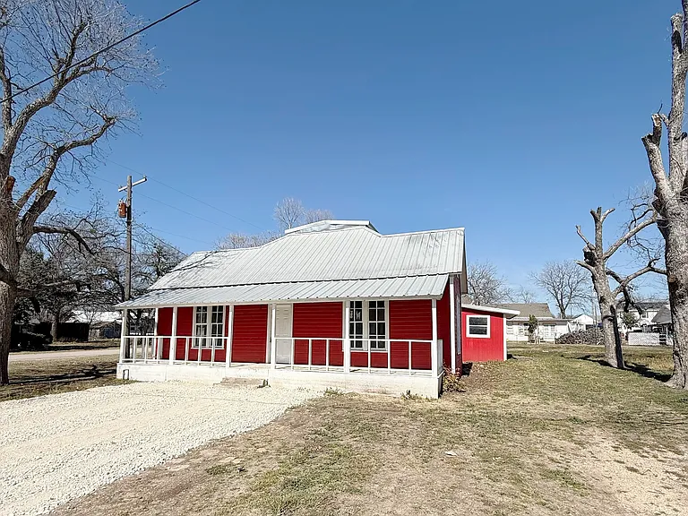 177 E Sweden St — Photo 1