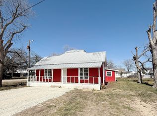 177 E Sweden St, Walnut Springs, TX 76690