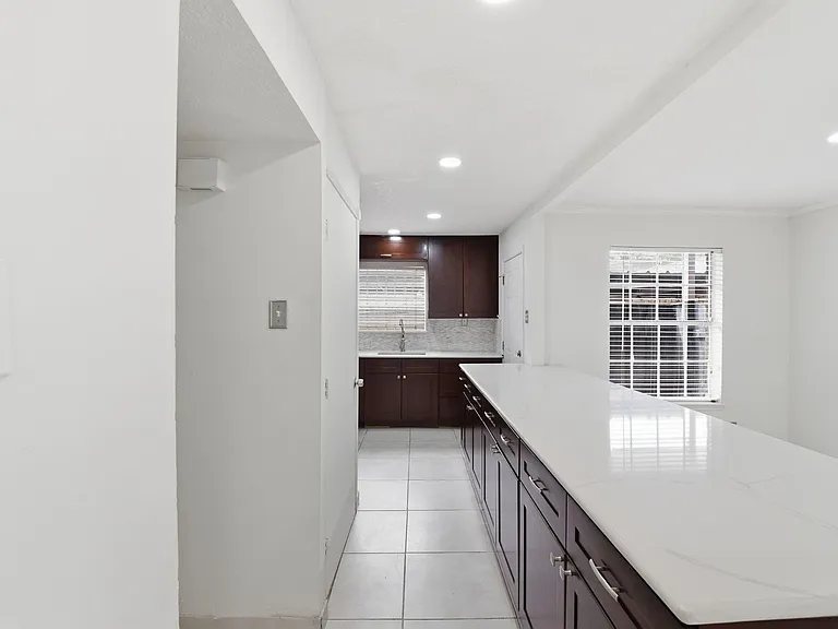 7900 Westheimer Rd #147 — Photo 8