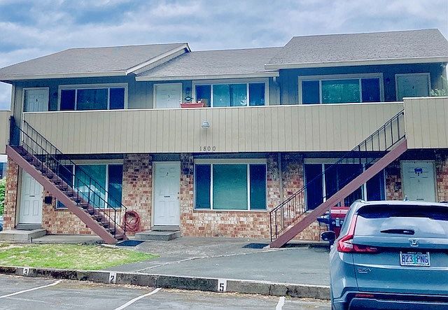 2nd image of 1800 W Reserve St APT 4