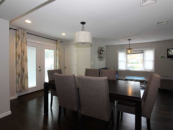 5th image of 57 Woodview Ln