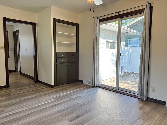 4th image of 904 20th Ave S