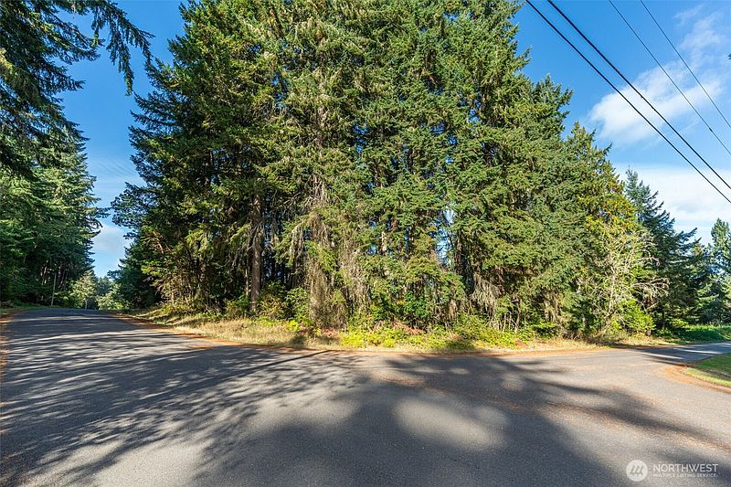 3rd image of 10102 104th Avenue