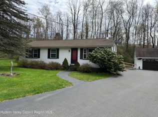 11 Kinderhook Ln, Nassau, NY 12123