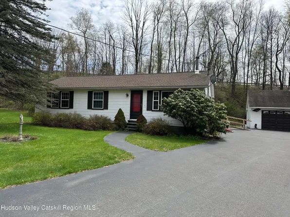 11 Kinderhook Lane, New Lebanon, NY 12125