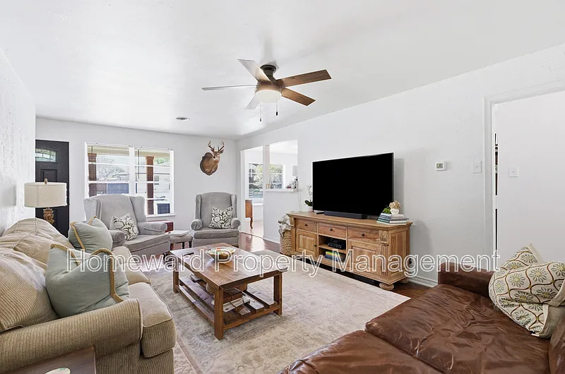 2 bed, 1.0 bath, 889 sqft, $2,150 — Photo 4