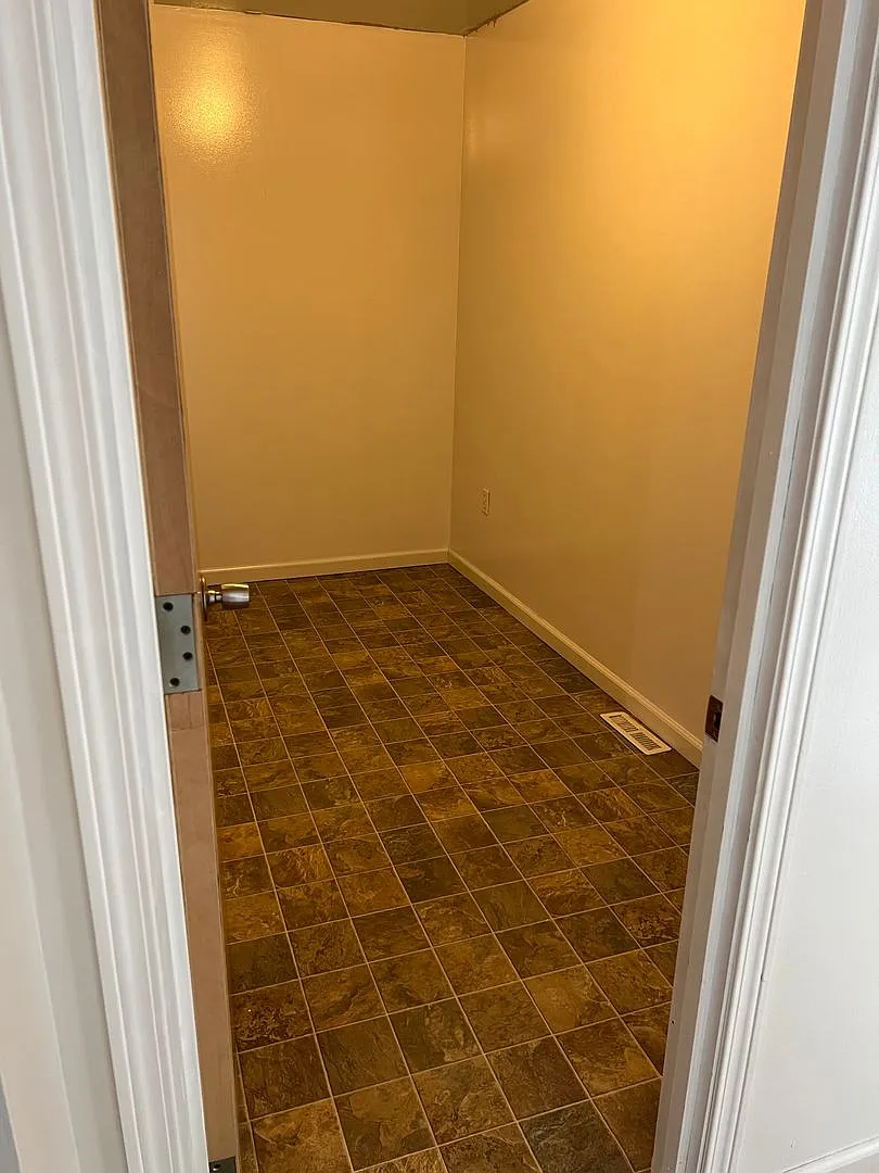 1 Bedroom 1 Bath House — Photo 4