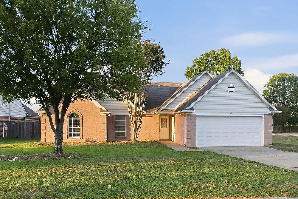 3 bed, 2.0 bath, 1566 sqft, $1,925 — Photo 1