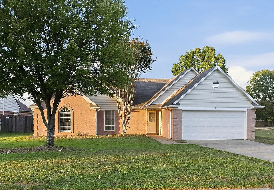 810 Lakemont Dr