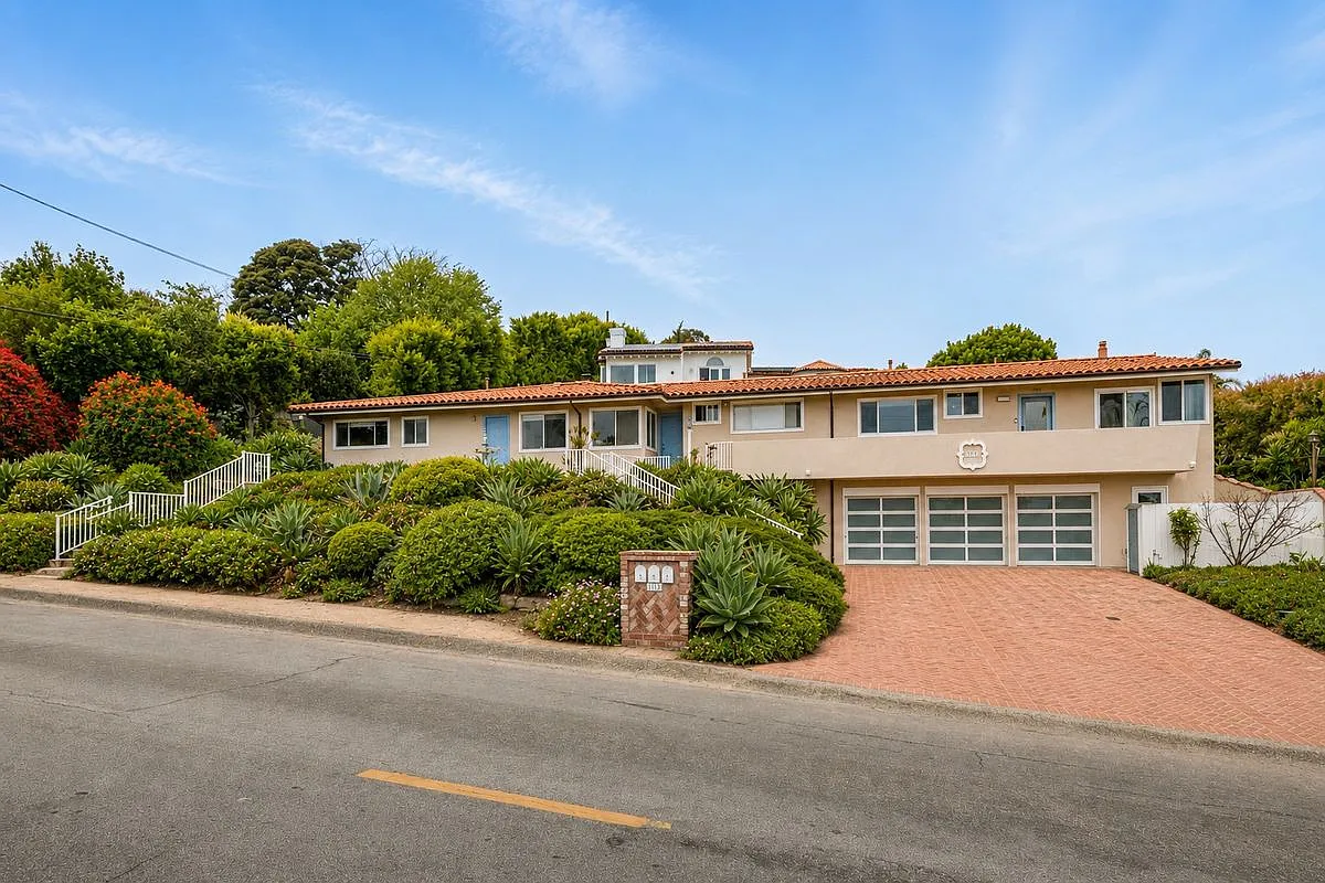 2 bed, 1.5 bath, 1024 sqft, $6,500 — Photo 1
