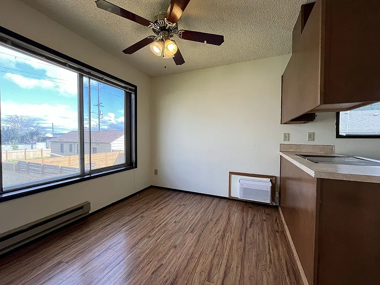4660 NE Lombard St — Photo 12
