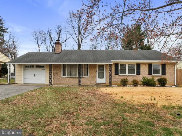 18411 Woodside Dr, Hagerstown, MD 21740