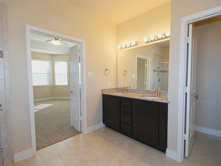 5607 S Denham Ridge Ln — Photo 24