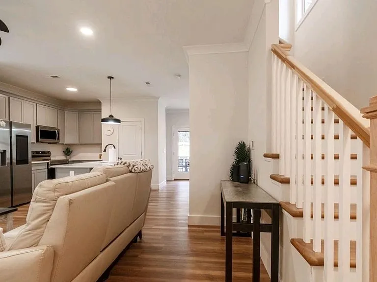 305 West Ave — Photo 8