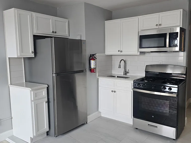 300 Westfield Ave E #2 — Photo 1