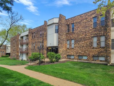 2214 Country Club Dr APT 26, Woodridge, IL, 60517