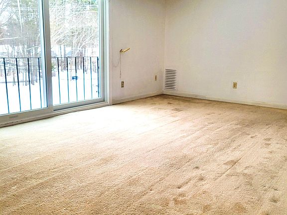 5th image of 5 Brookside Drive #9