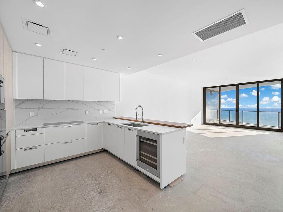 1st image of 15701 Collins Avenue #4103