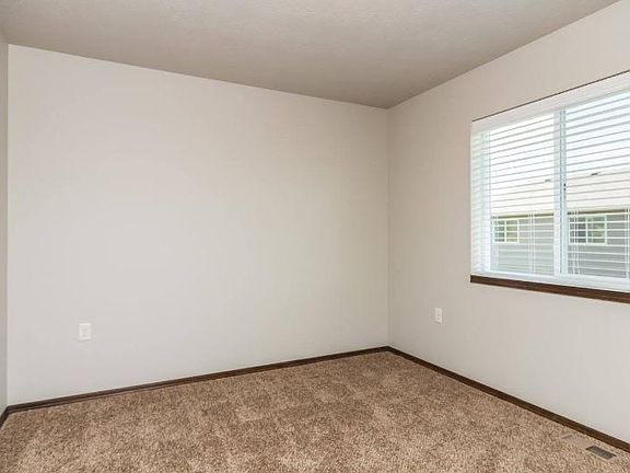 5th image of 279 Tigerway Ct