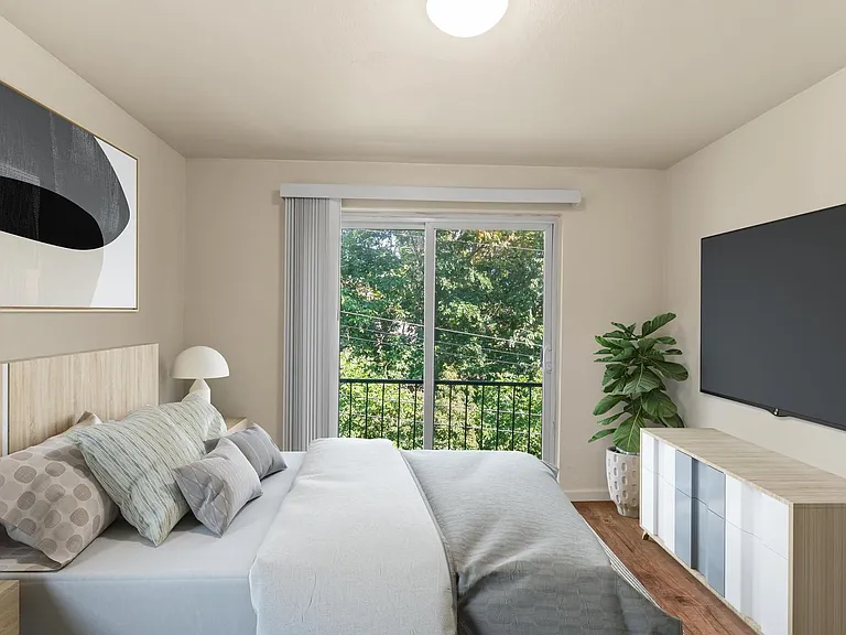 Westport Edge Apartments — Photo 35