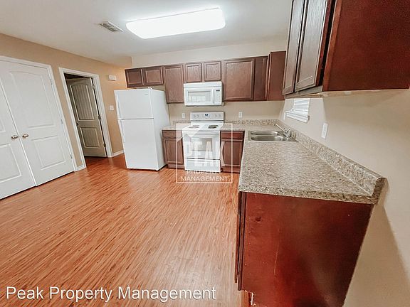 3rd image of 336 N Pecan St #56