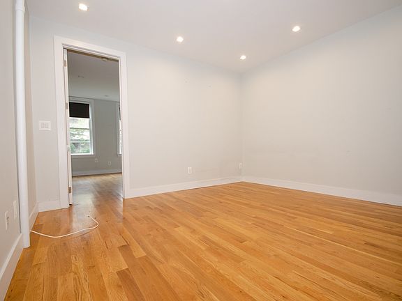 5th image of 114 N 8th St #2M