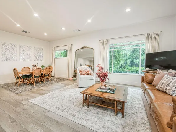 343 N 6th Avenue Dr, Kingsburg, CA 93631