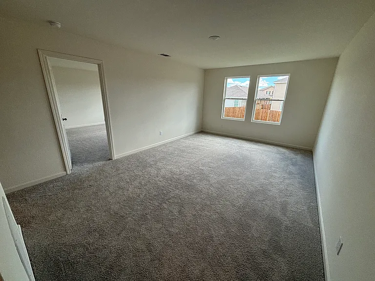 5718 Roadhouse Dr — Photo 5