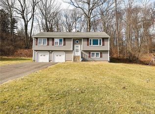 74 Oak Hollow Dr, Waterbury, CT 06708