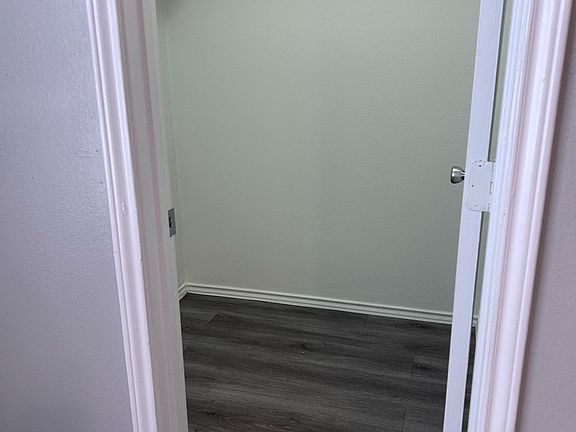4th image of 1604 W McIntyre St APT 6