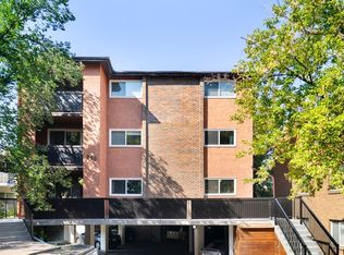930 N Royal Ave SW #4, Calgary, AB T2T 0L5