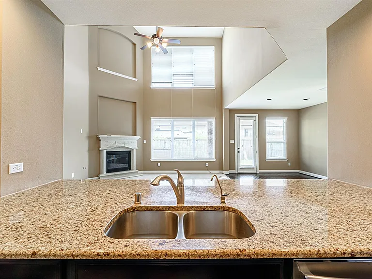 4607 Rockton Hills Ln — Photo 19